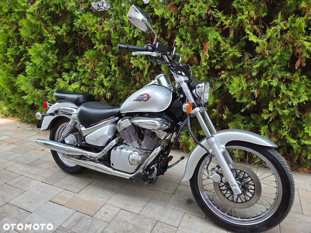 Suzuki Intruder