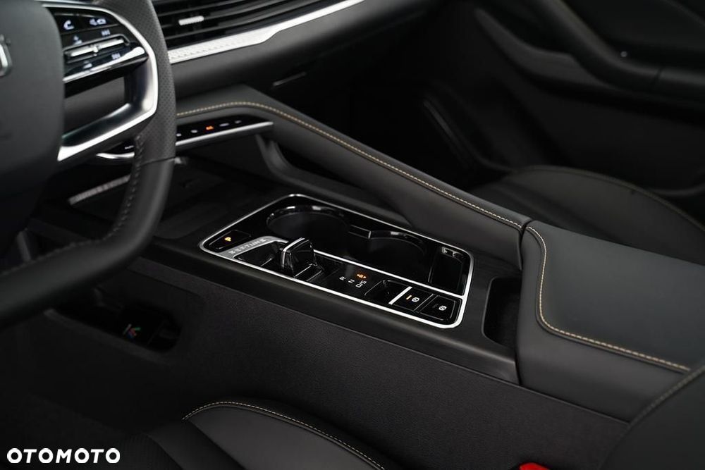 Bestune B70 2.0T Elegance - 26