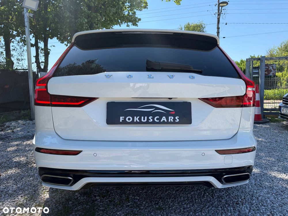 Volvo V60 B3 B R-Design - 9