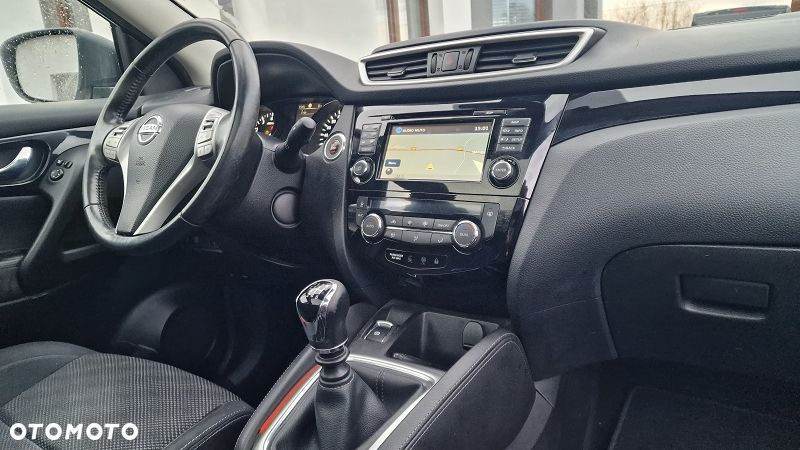 Nissan Qashqai 1.2 DIG-T N-Vision - 17