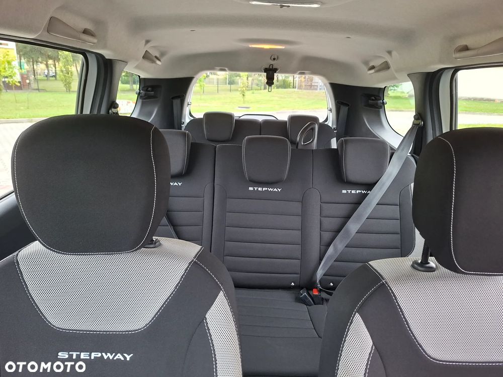 Dacia Lodgy 1.5 Blue dCi Stepway S&S - 13