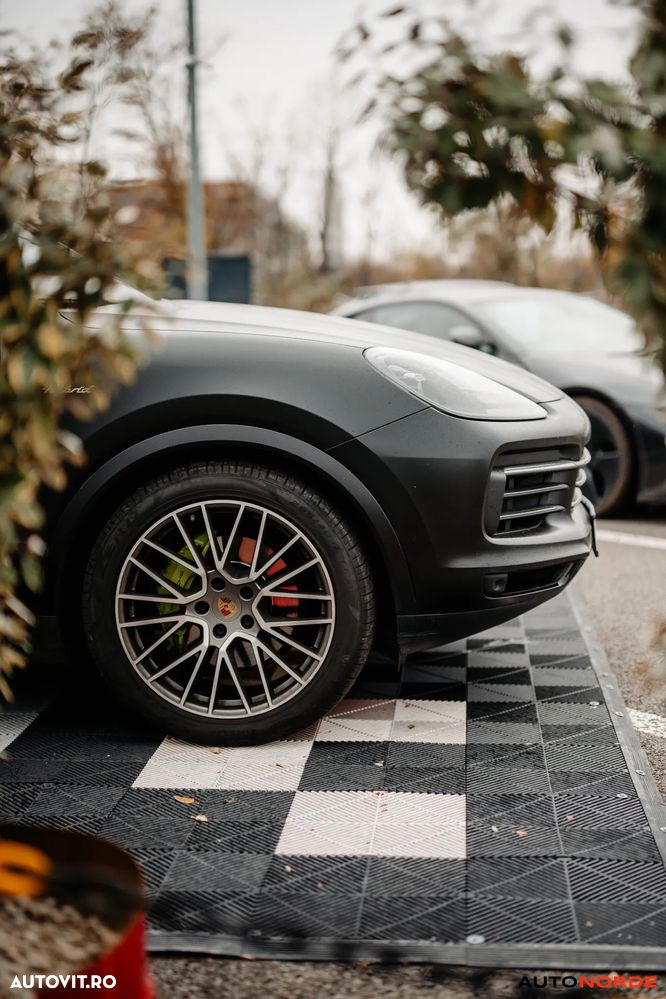 Porsche Cayenne E-Hybrid Tiptronic S - 2