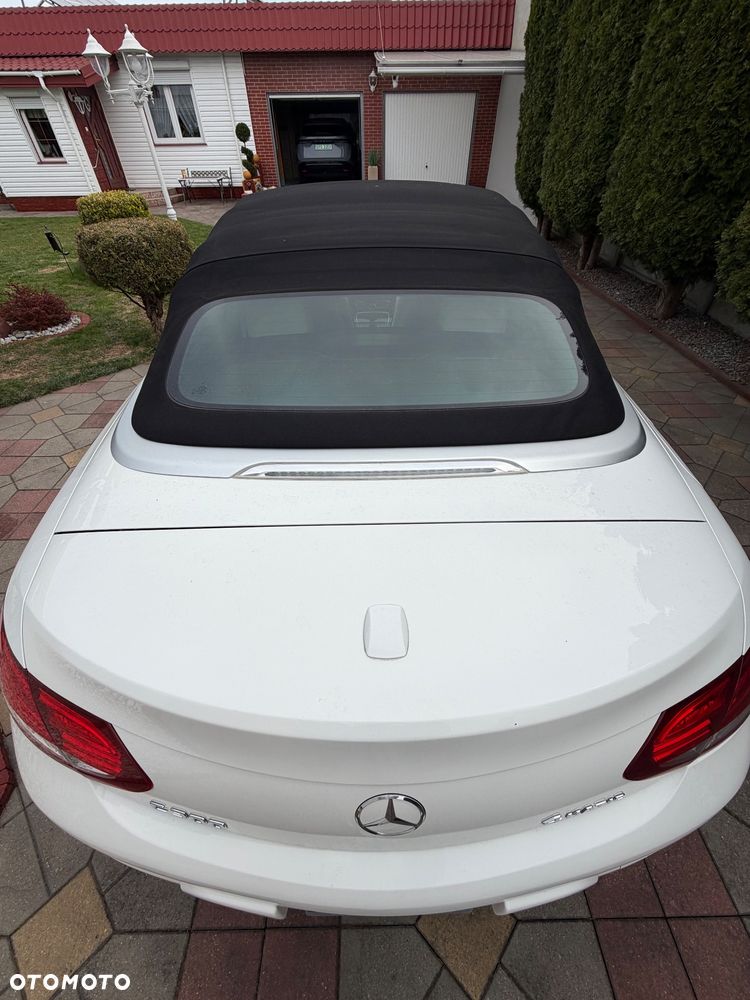 Mercedes-Benz Klasa C 300 9G-TRONIC - 8