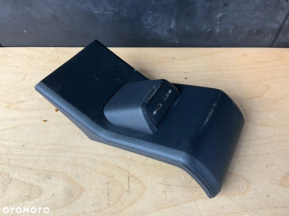 VW Volkswagen Polo Osłona tunelu środkowego ładowarka port USB-C 6F0863289A 2G6035718 - 1