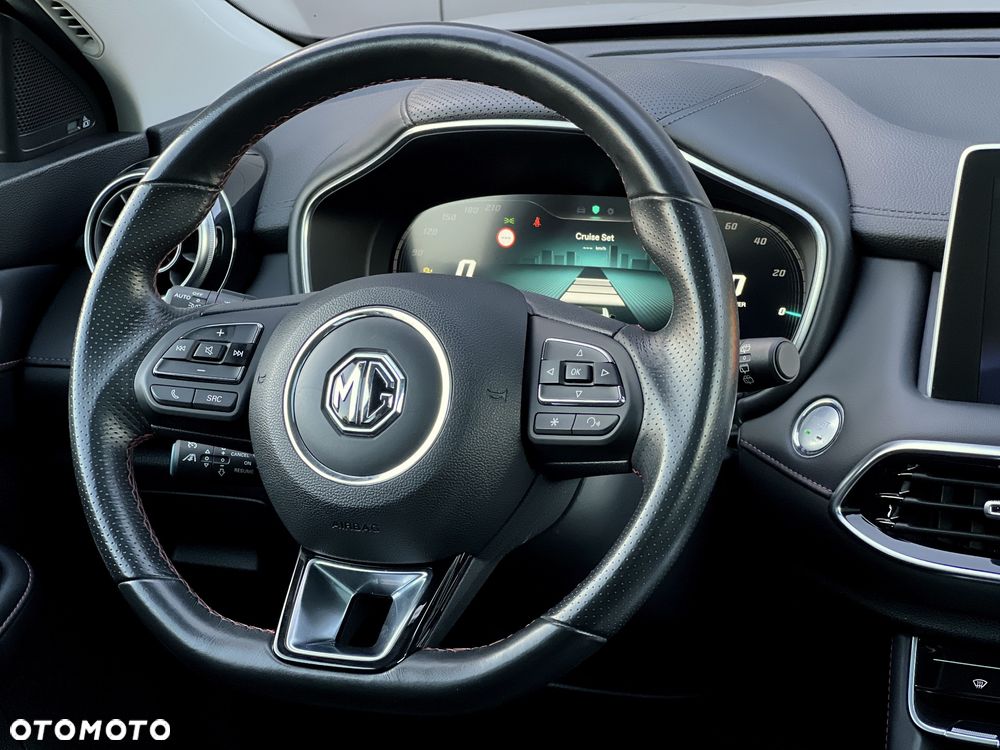 MG EHS Luxury - 34