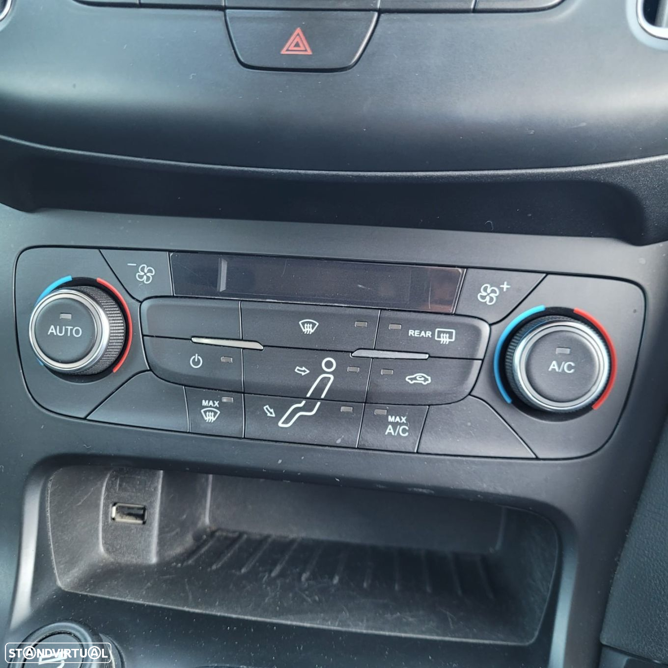Ford Focus SW - 16