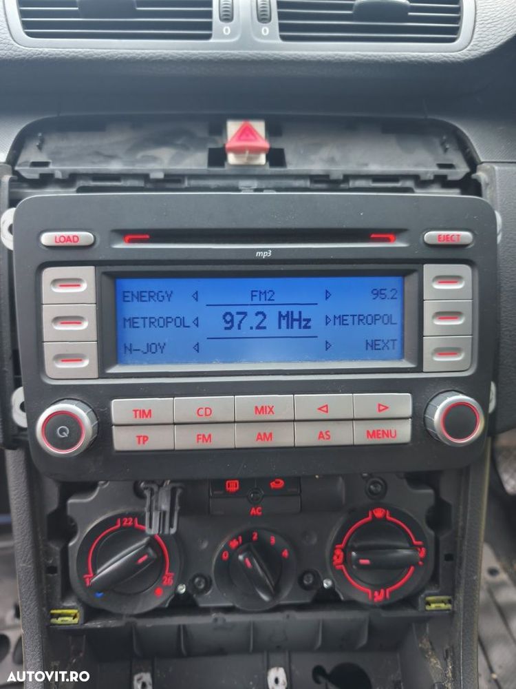 Radio cd player RCD500 mp3 cu cod Volkswagen Passat B6 Golf 5 Jetta To - 1