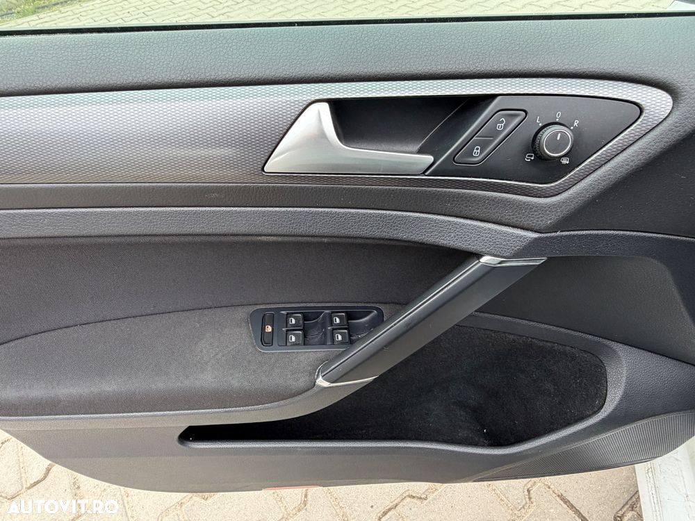 Volkswagen Golf 1.6 TDI BlueMotion Technology DSG Cup - 30