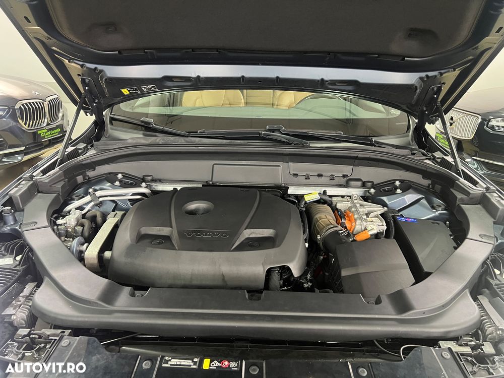 Volvo XC 60 T8 Twin Engine AWD Momentum Pro - 30