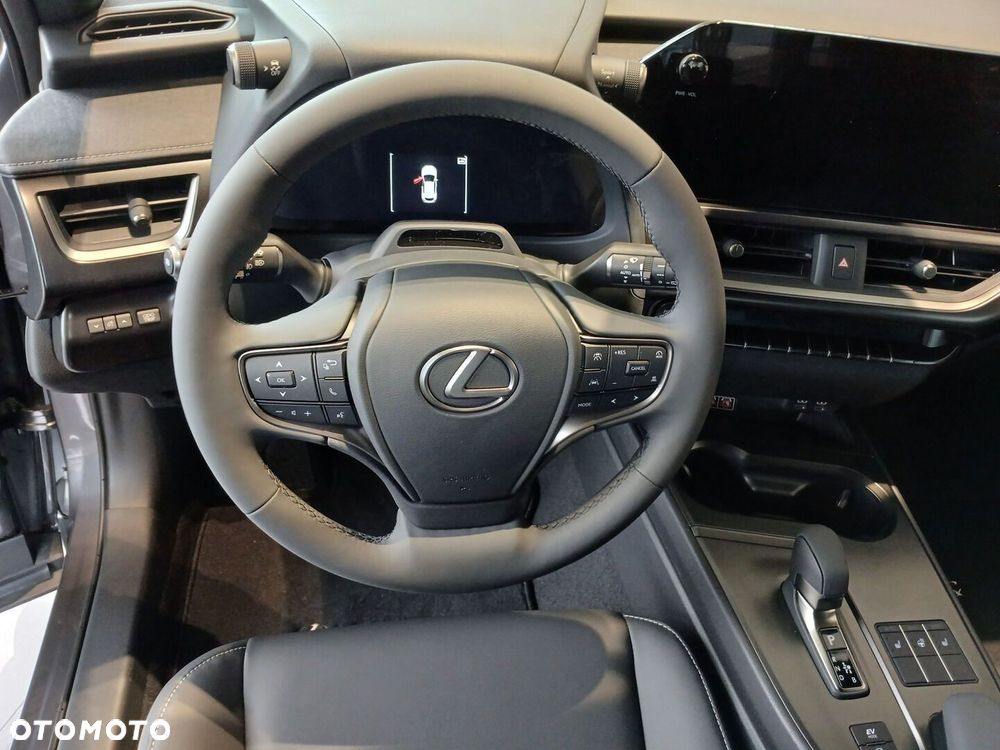 Lexus UX 300h F Sport Design - 7