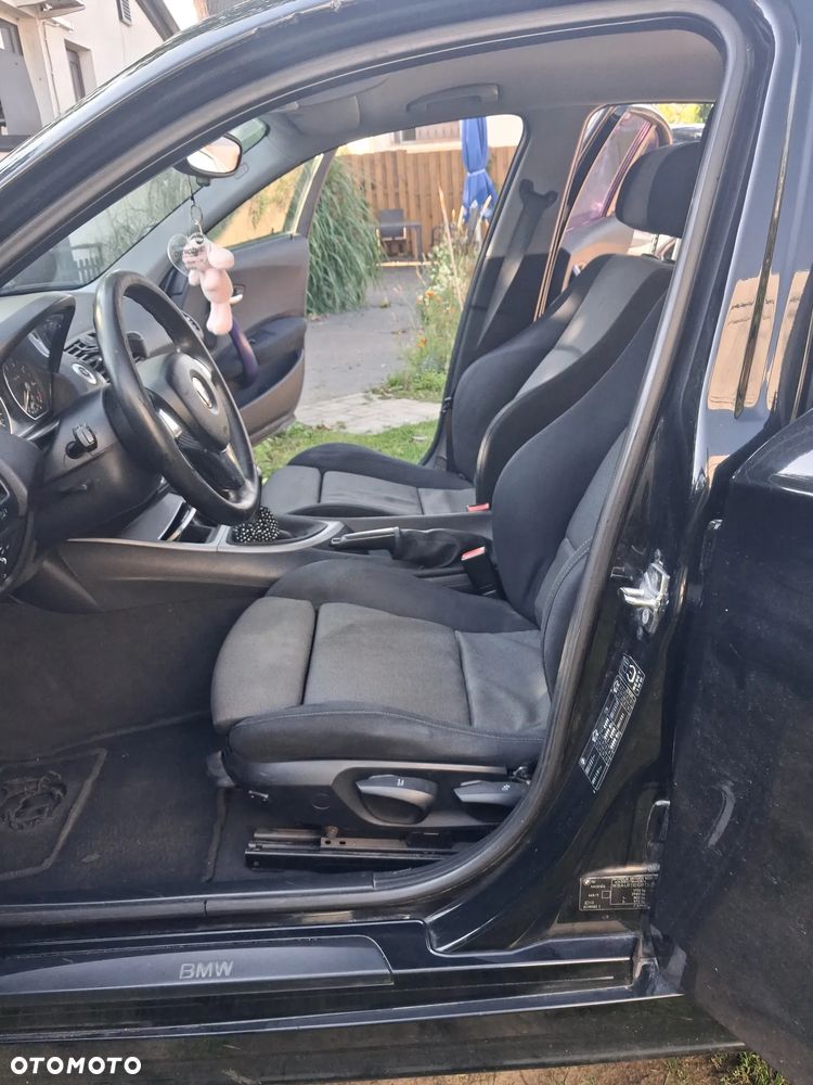 BMW Seria 1 - 25