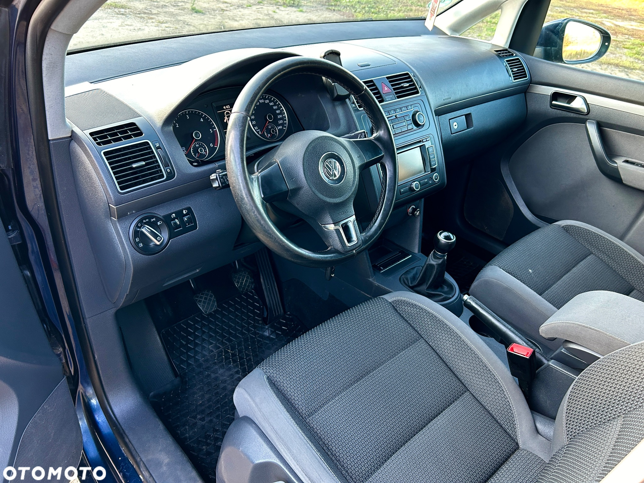 Volkswagen Touran 2.0 TDI DPF BlueMotion Technology Comfortline - 8