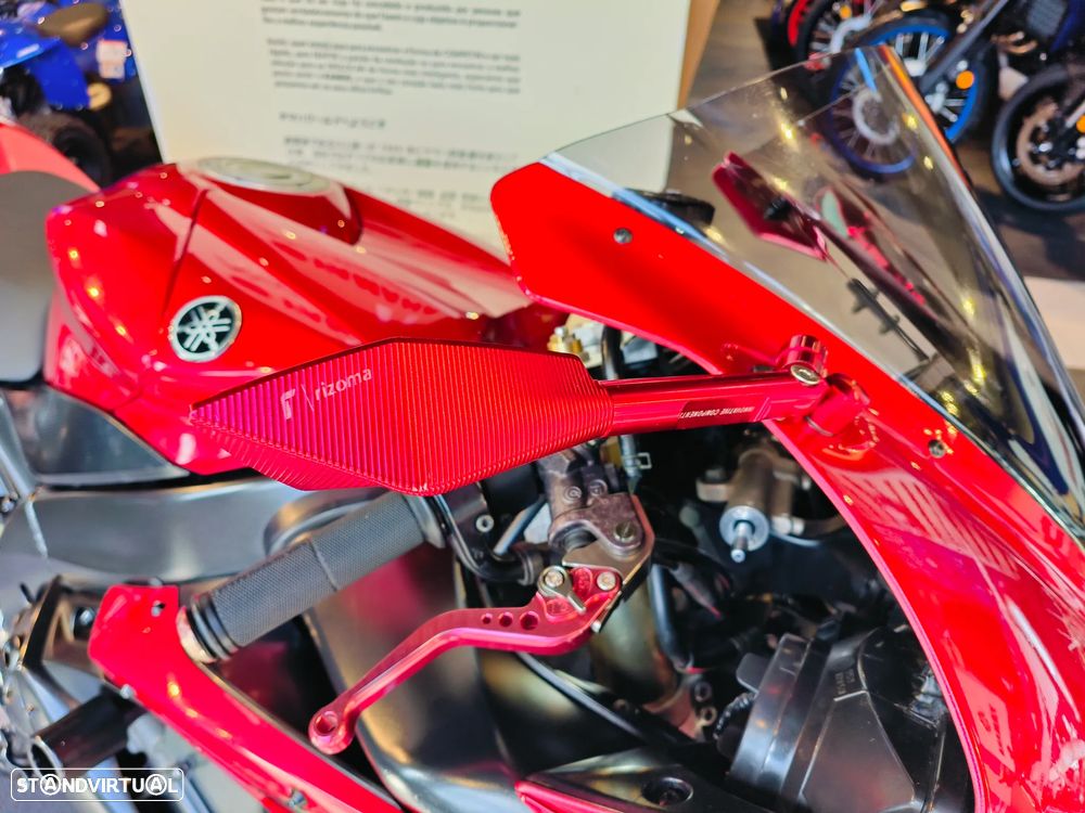 Yamaha YZF R1 - 4