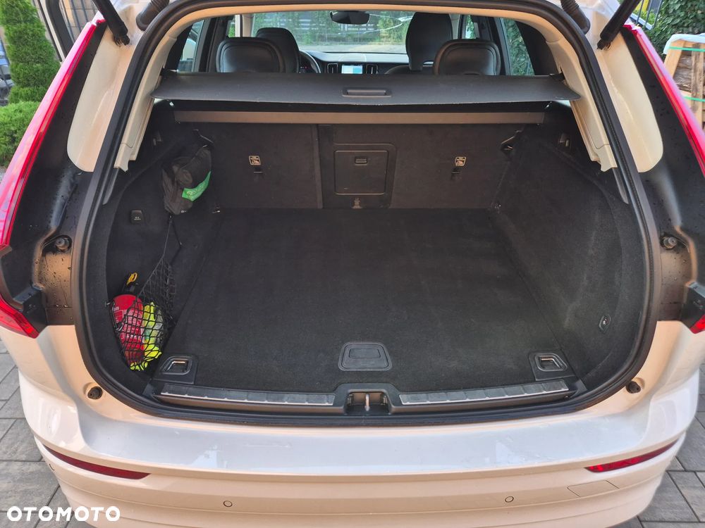 Volvo XC 60 B4 D Momentum Pro - 16