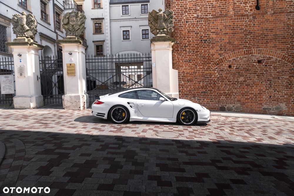 Porsche 911 - 9