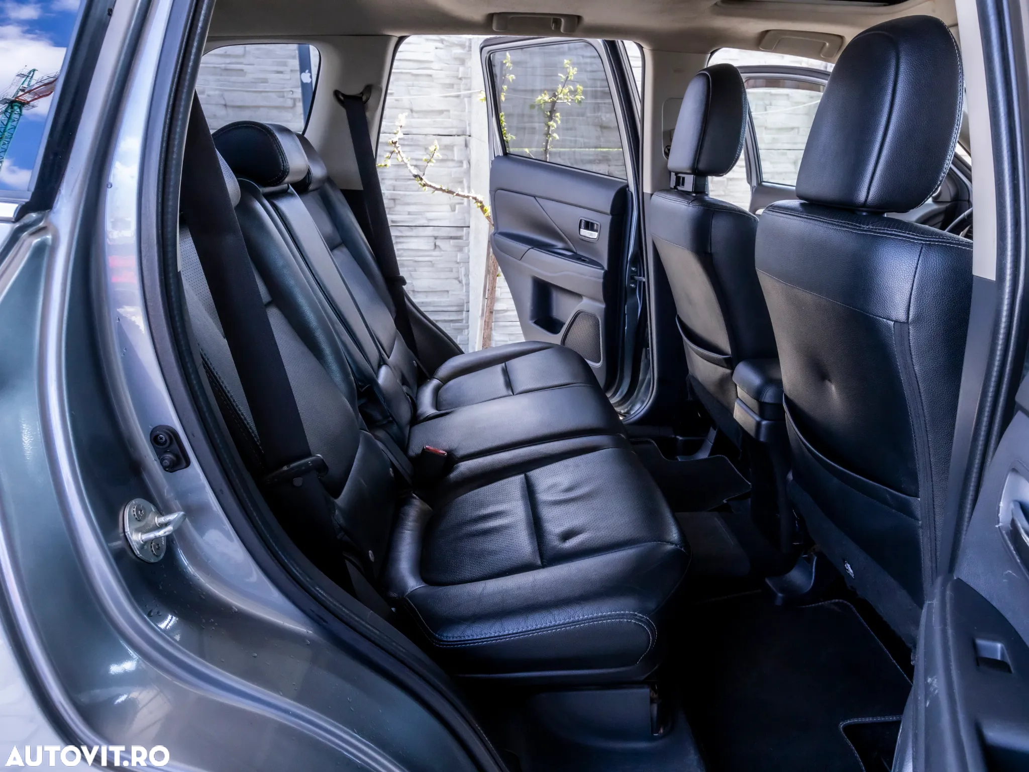 Mitsubishi Outlander 2.0 4WD Plug-In Hybrid - 6