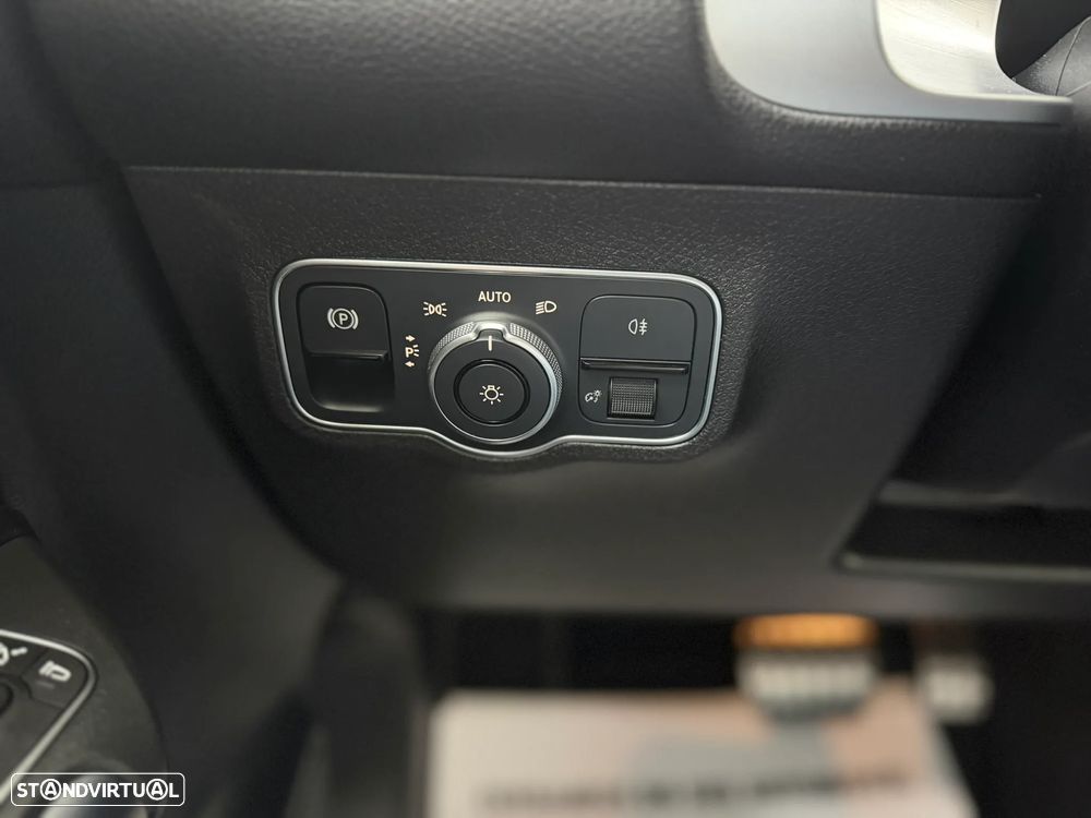 Mercedes-Benz GLB 180 d AMG Line - 20