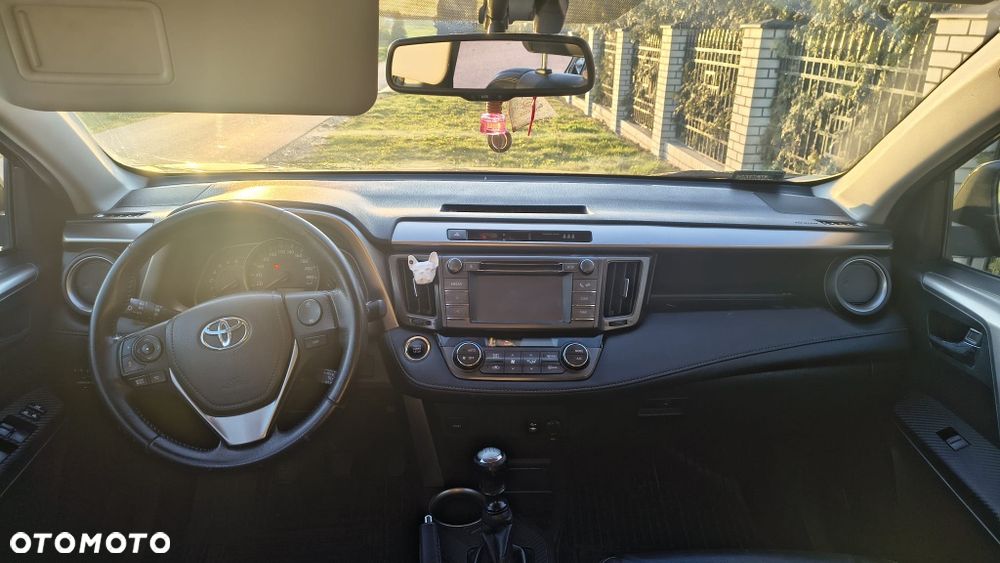Toyota RAV4 - 6