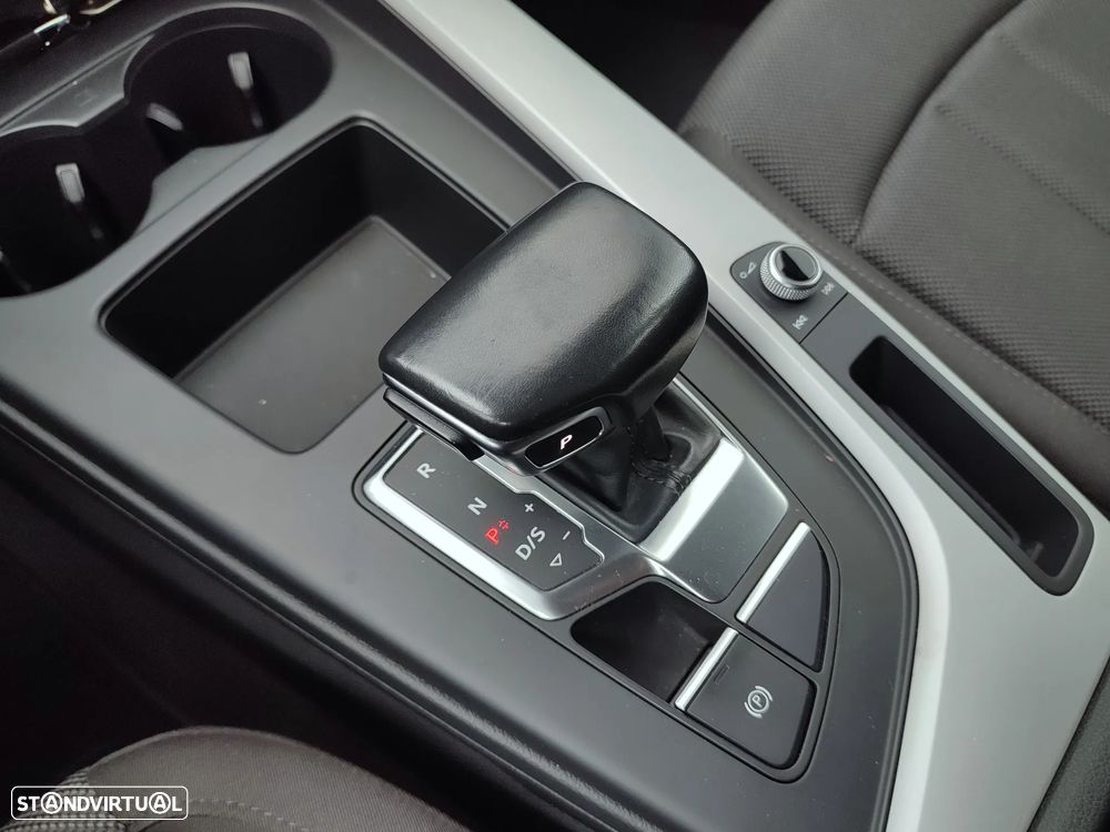 Audi A4 Avant 30 TDI S line S tronic - 16