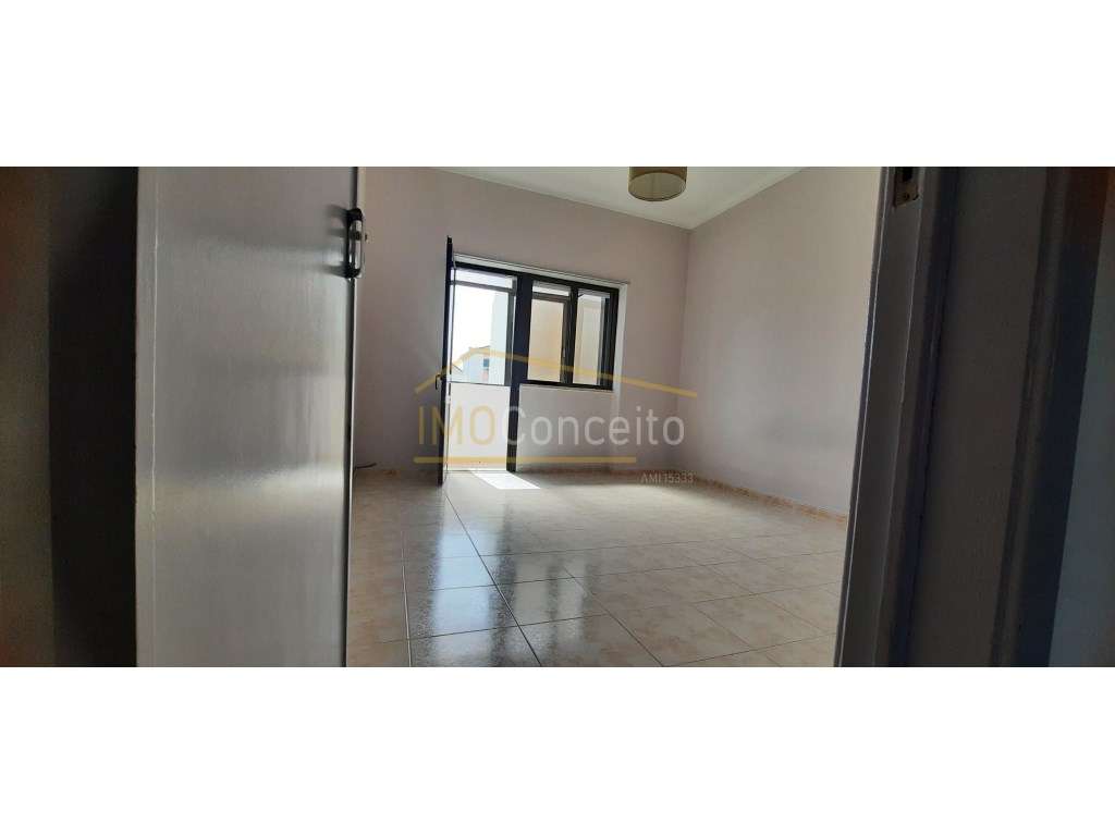 Apartamento T1- Próximo Estação ferroviária | Barreiro - Grande imagem: 5/34