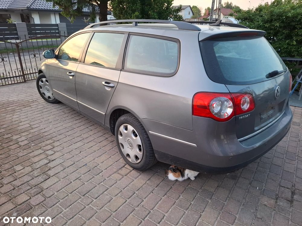 Volkswagen Passat 1.9 TDI DPF BlueMotion - 7