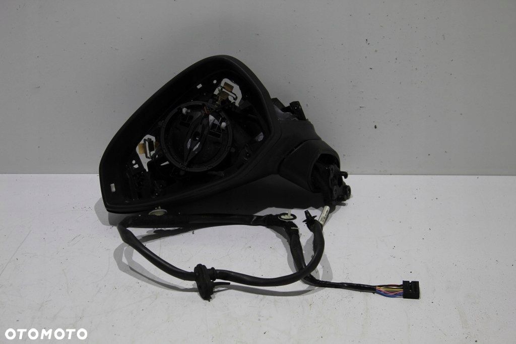 Audi A4 B9 8W1 Lusterko Lewe Kierunkowskaz 10PIN - 1