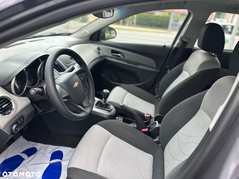 Chevrolet Cruze 1.6 LT - 14