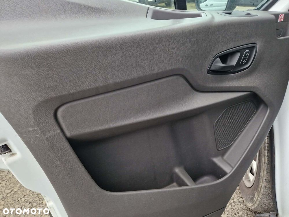 Ford transit Trend - 23