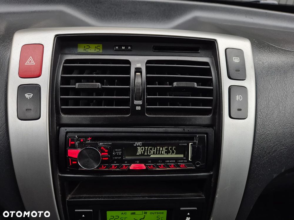 Hyundai Tucson 2.0 CRDi Elegance + - 10