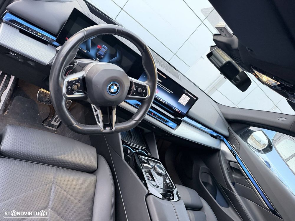 BMW i5 - 8