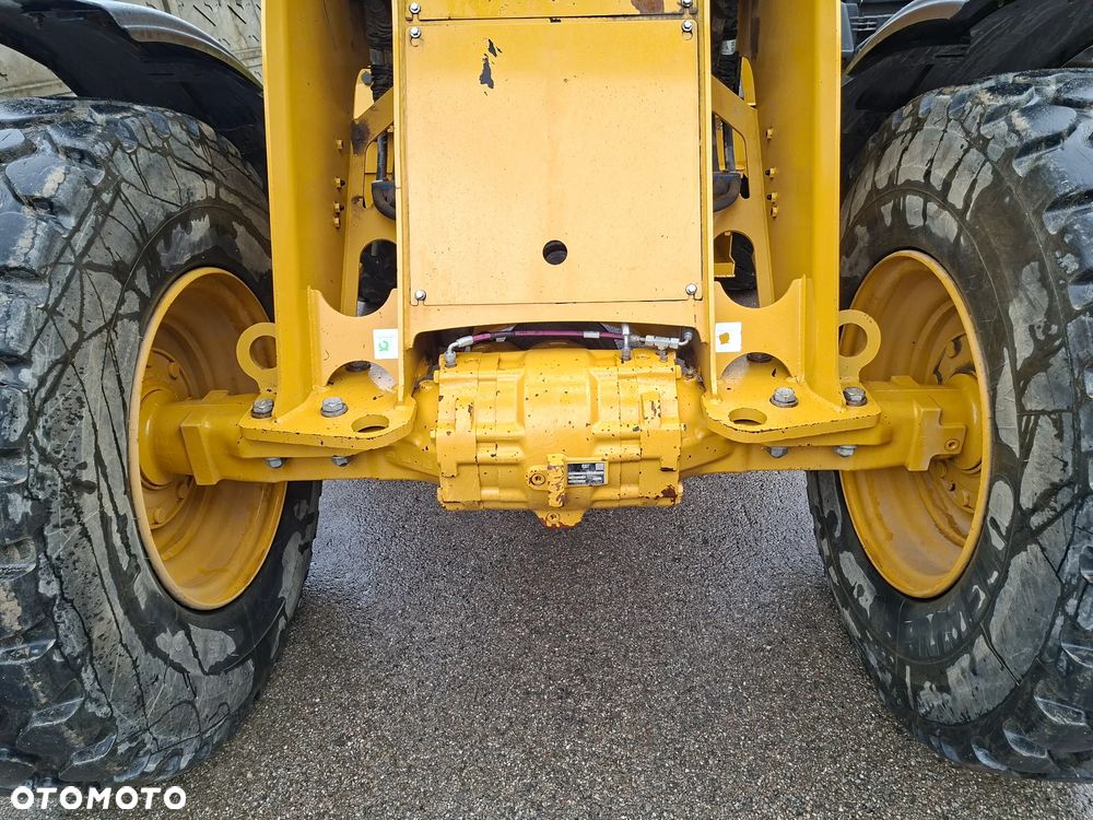 Caterpillar CAT 918 M - 18