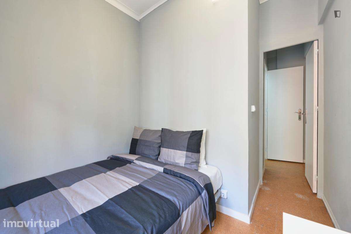 Quarto - localizado em Benfica Lisbon - Grande imagem: 3/23
