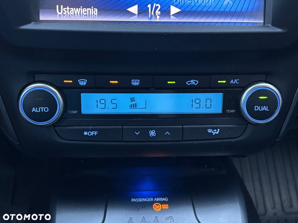 Toyota Avensis 1.8 Premium - 14