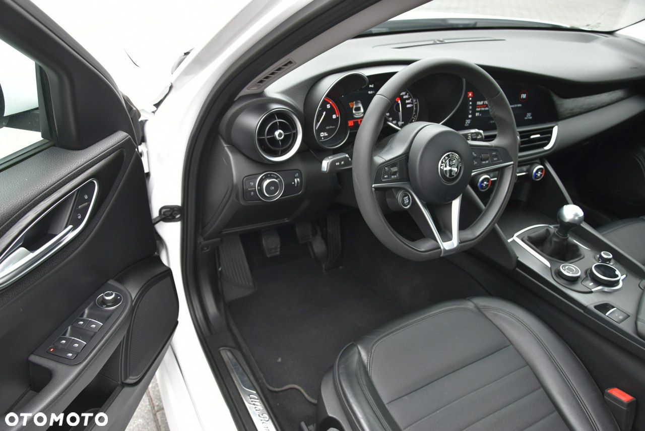 Alfa Romeo Giulia 2.2 Diesel - 15