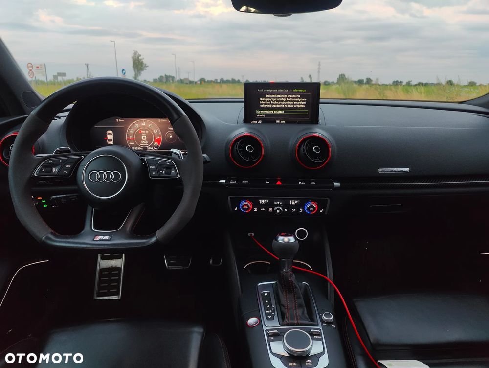 Audi RS3 Limousine - 11
