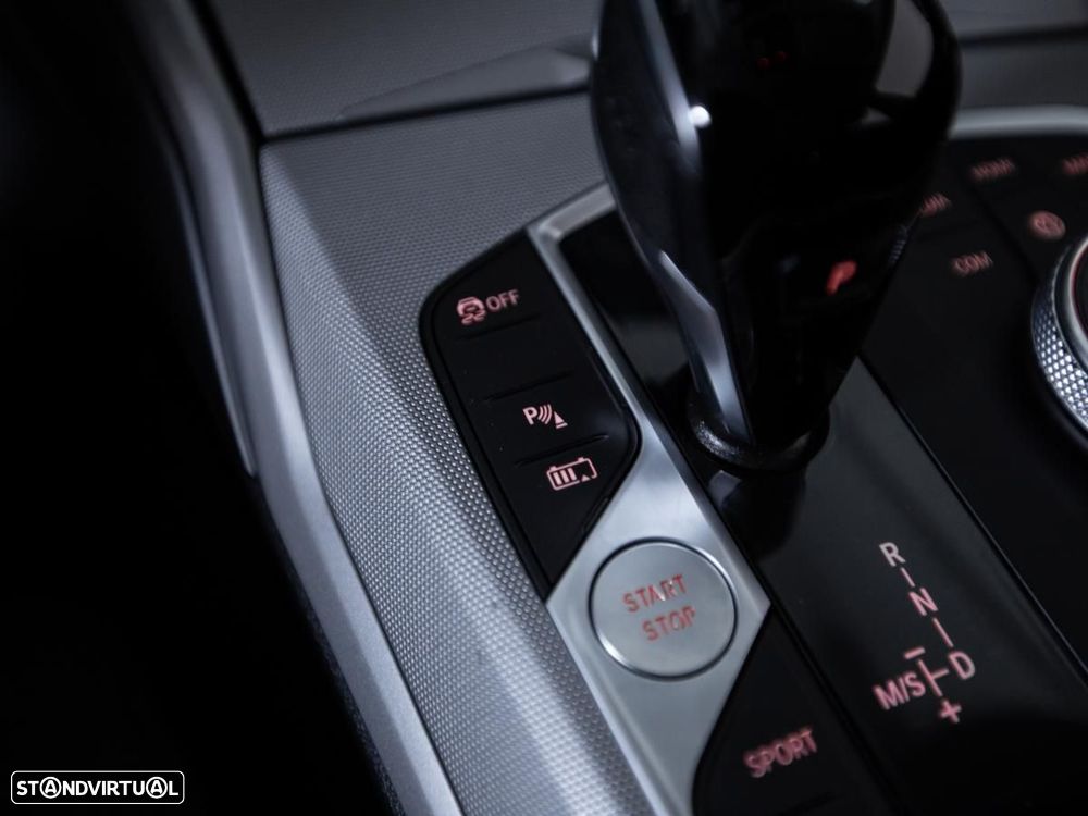 BMW 330 e Auto - 21