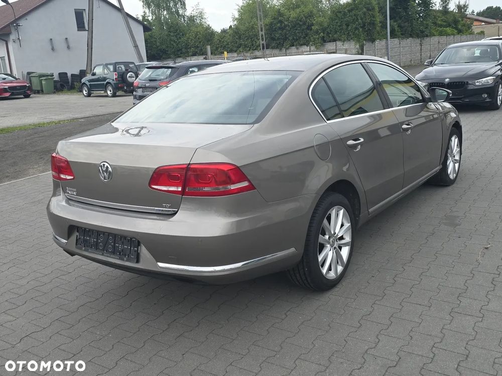 Volkswagen Passat 1.6 TDI BlueMotion Technology Highline - 3