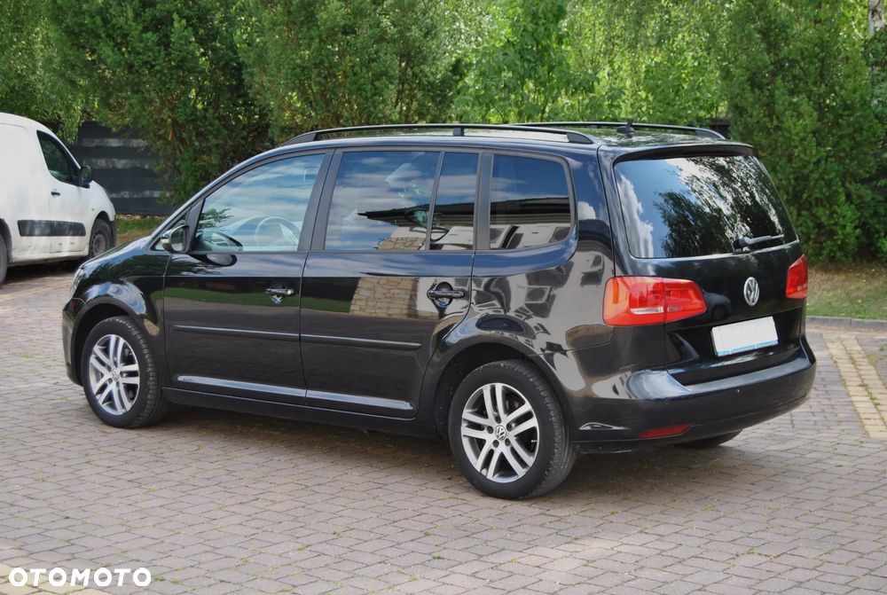 Volkswagen Touran - 4