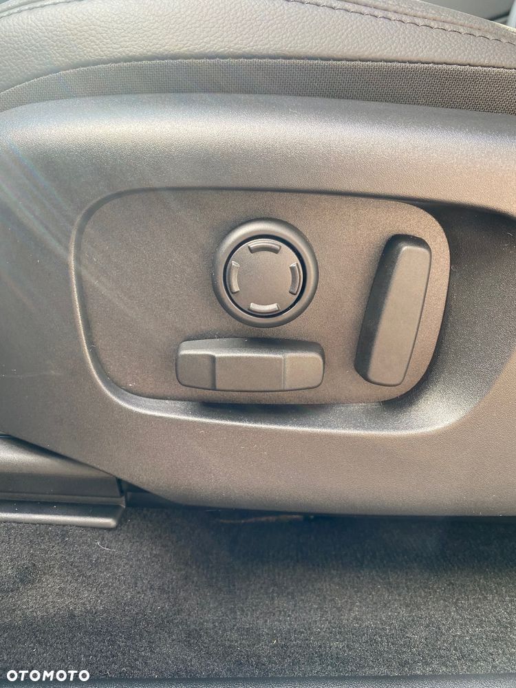 Land Rover Discovery Sport 2.0 D200 mHEV S - 7