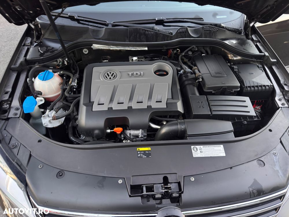Volkswagen Passat 2.0 TDI Blue TDI Comfortline - 15