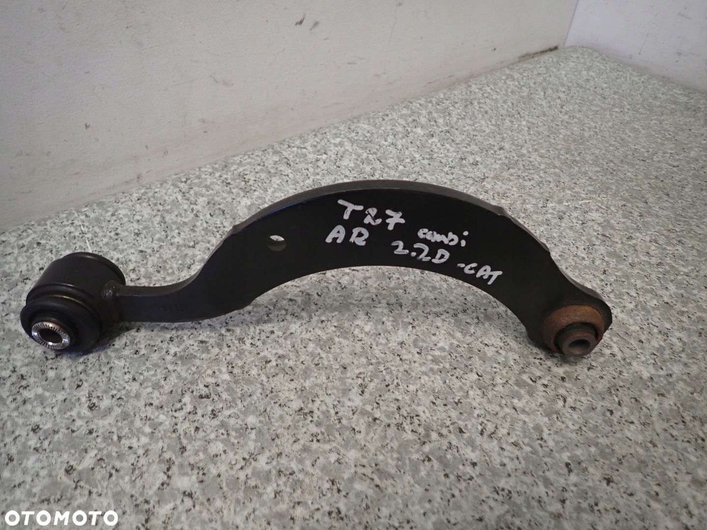 TOYOTA AVENSIS T27 09-15 WAHACZ TYLNY PRAWY BANAN - 1
