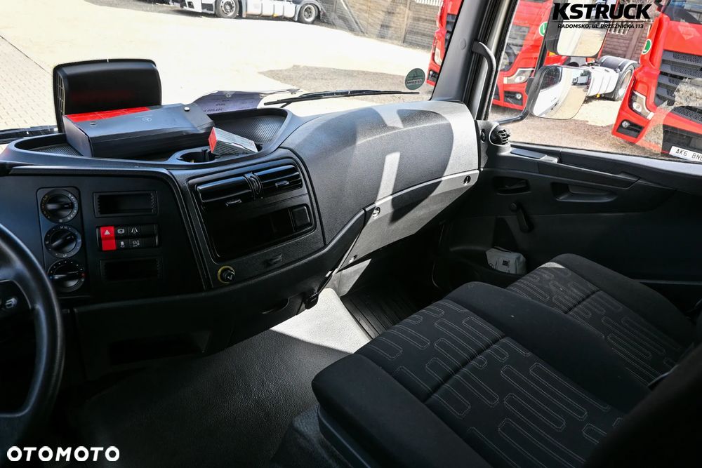 Mercedes-Benz Atego 818 L Kontener 7,25 - 19