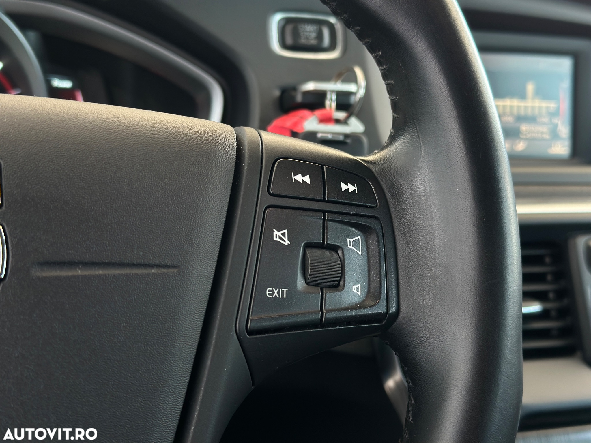 Volvo V40 D2 R-Design - 20