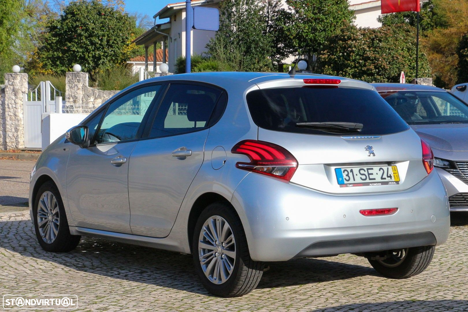 Peugeot 208 1.6 BlueHDi Style - 12