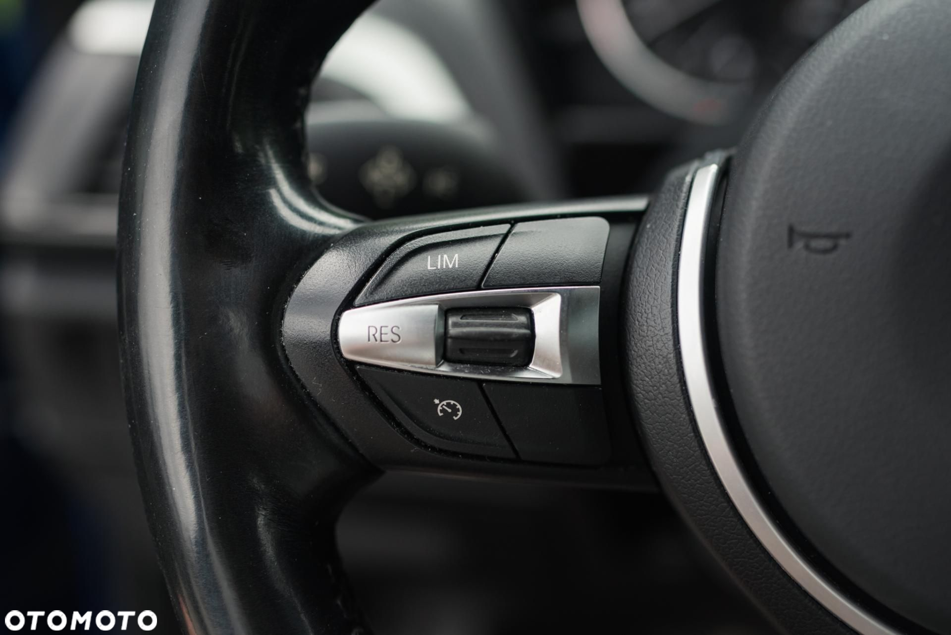 BMW Seria 1 - 25