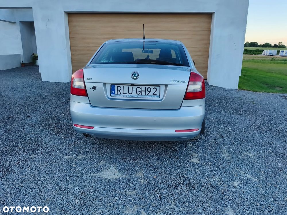 Skoda Octavia 1.6 Family Plus - 5