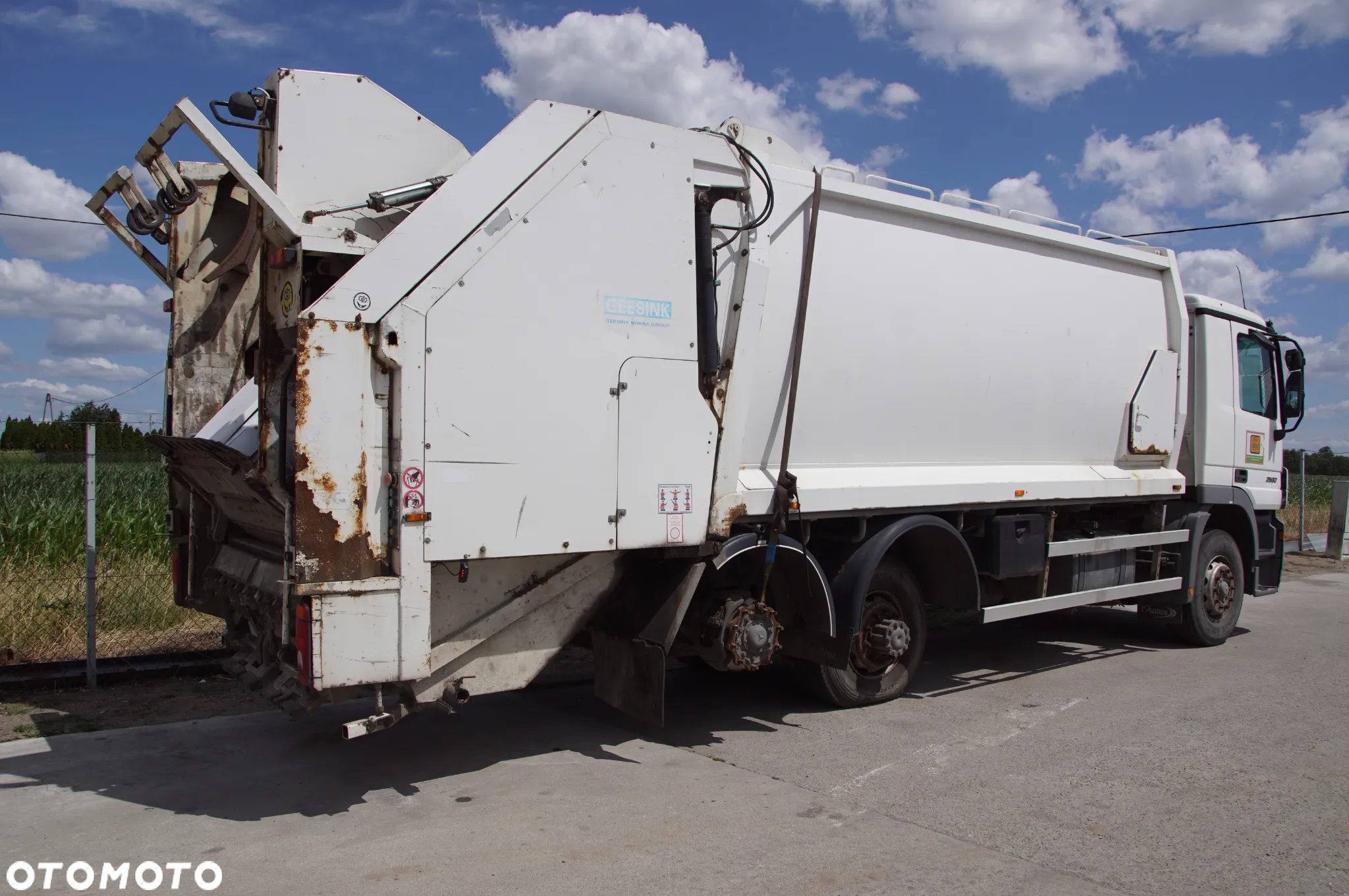 Auto na części - Mercedes Actros 2532 MP2 12.0 OM501LA OM 501 LA410 KM G211-16 2005R Lusterko Lampa Koło Szyba Atrapa Skrzynia Silnik Most Komputer Licznik Drzwi Moduł Grill Sterownik Lampa Zderzak Kabina - 9