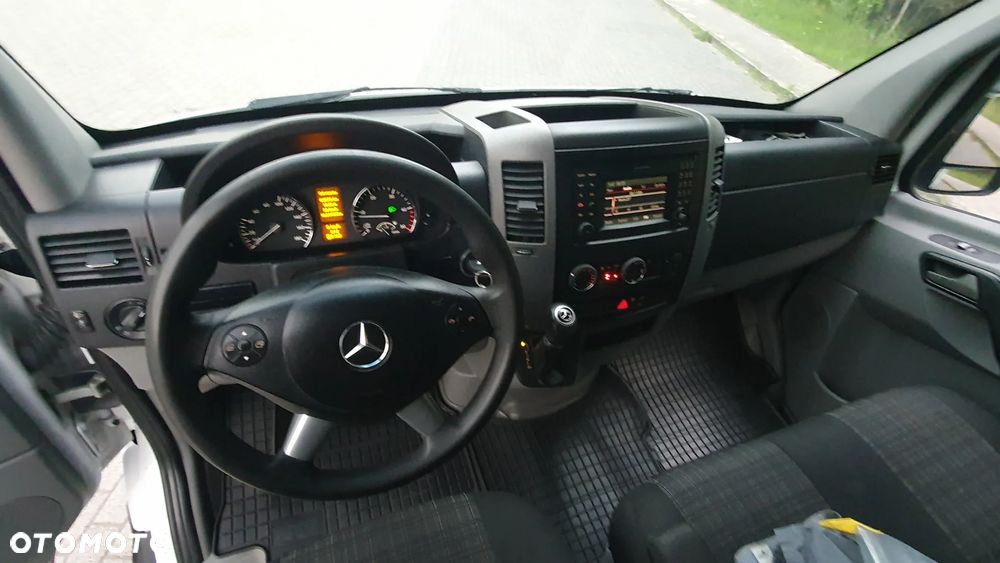 Mercedes-Benz SPRINTER - 14
