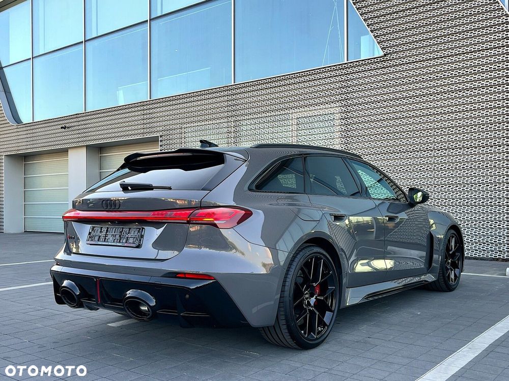 Audi RS5 Avant - 11