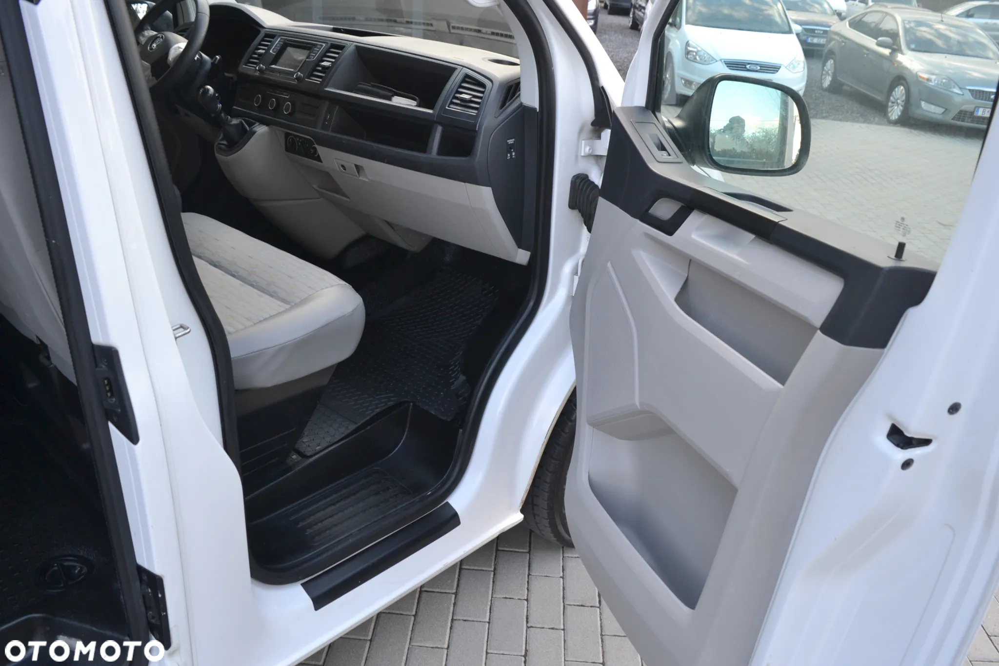Volkswagen Transporter T6 Lang - 17